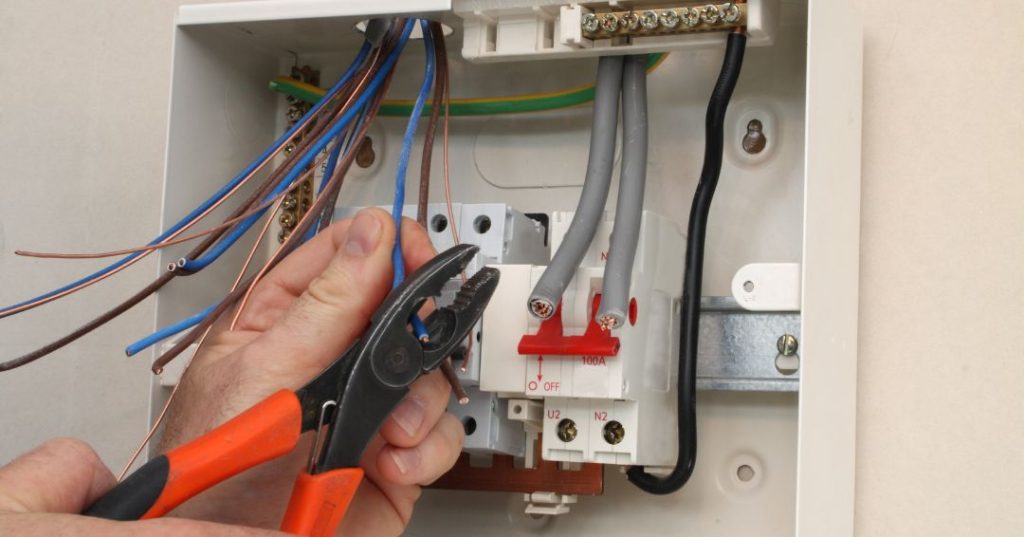 Circuitos e fiações elétricas em Franca